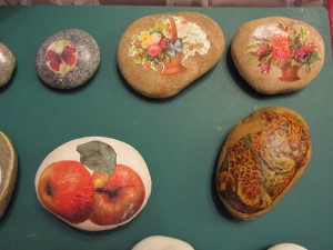 2014-10-09 piedras del rio decoradas (4)